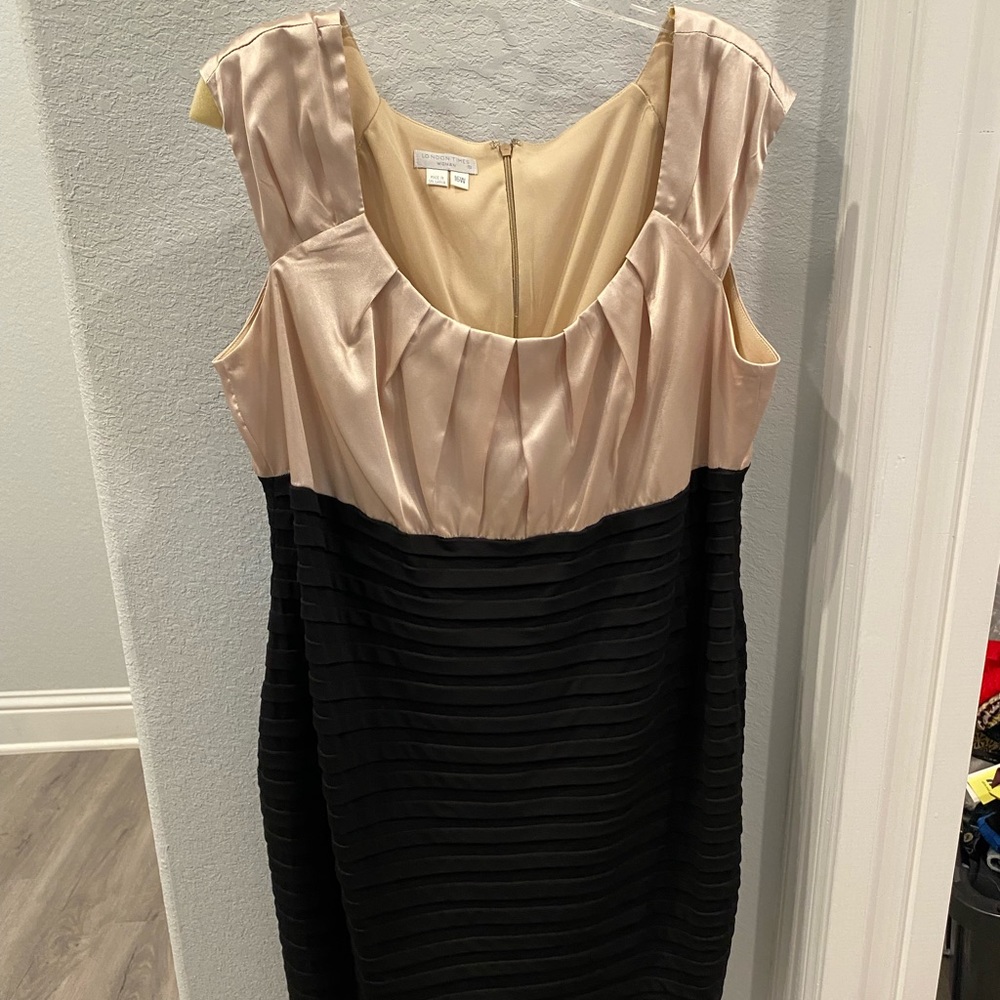 New London Times Elegant Beige & Black Formal Dress